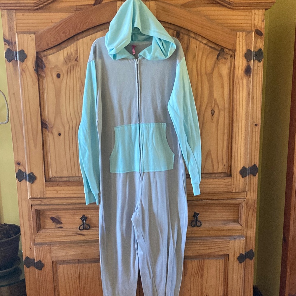 Women Tarea Rue 21 blue gray hooded one piece pajamas - size M